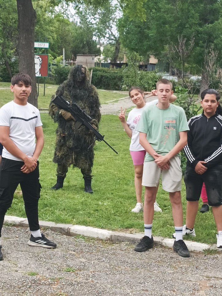 Посещение във военно формирование