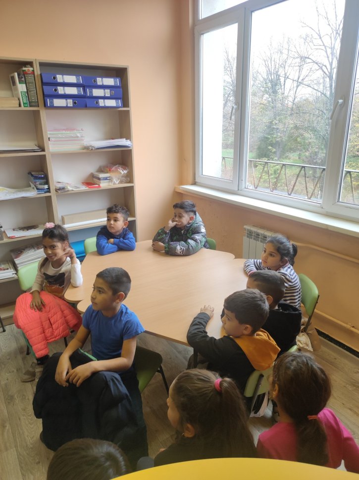 Първокласниците в света на книгите