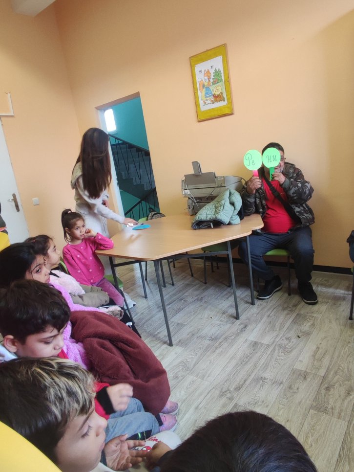 Първокласниците в света на книгите