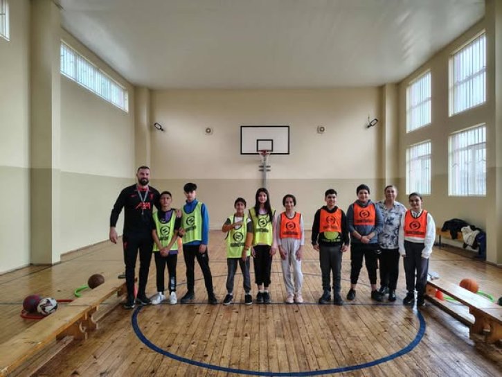 Открит урок на тема „Смятам и спортувам“