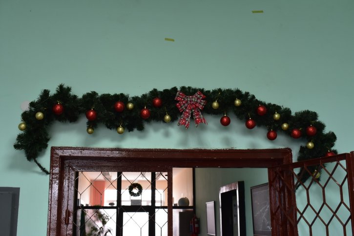 Коледна украса в ОбУ „Св. св. Кирил и Методий“, гр. Димитровград