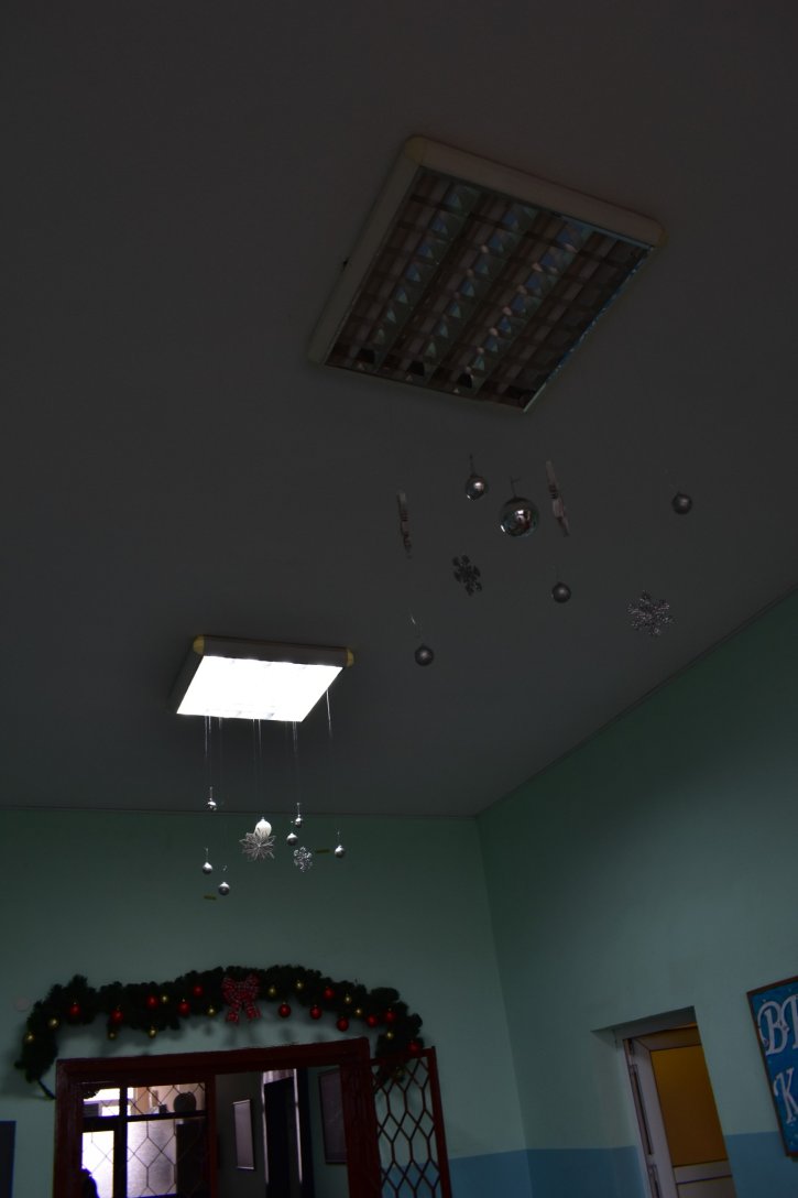 Коледна украса в ОбУ „Св. св. Кирил и Методий“, гр. Димитровград