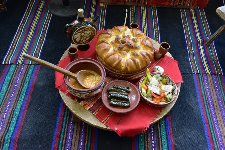 Коледна украса в ОбУ „Св. св. Кирил и Методий“, гр. Димитровград