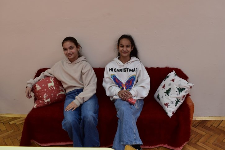 Коледна украса в ОбУ „Св. св. Кирил и Методий“, гр. Димитровград