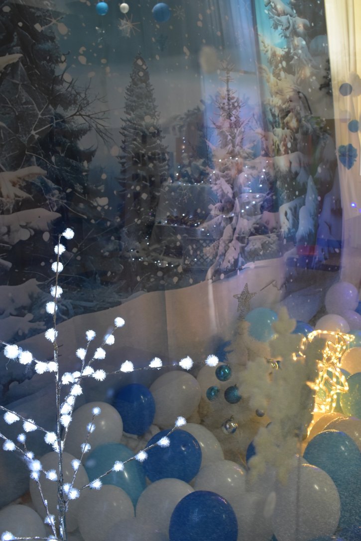 Коледна украса в ОбУ „Св. св. Кирил и Методий“, гр. Димитровград