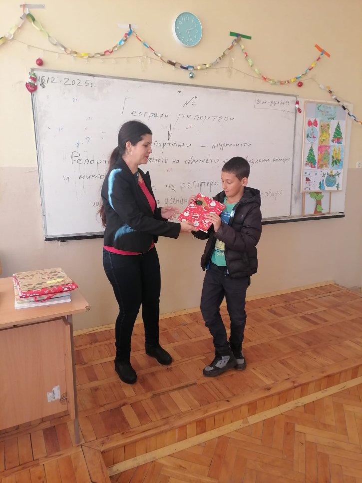 Подаръци за петокласниците от кампанията 