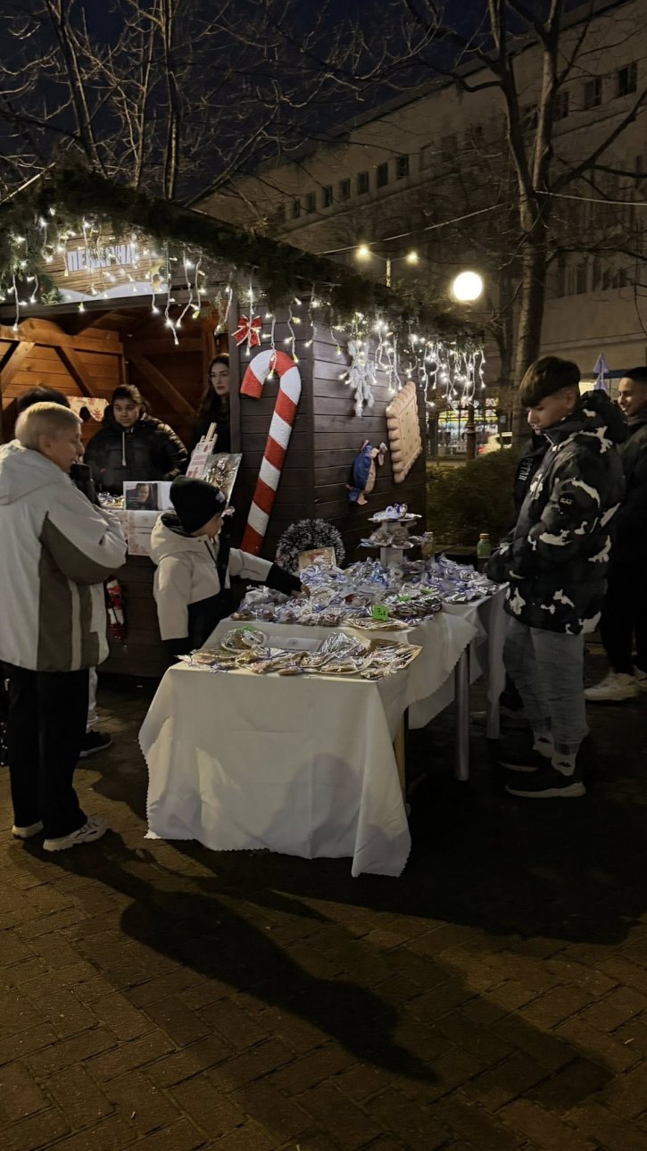 Благотворителен коледен базар за каузата: 