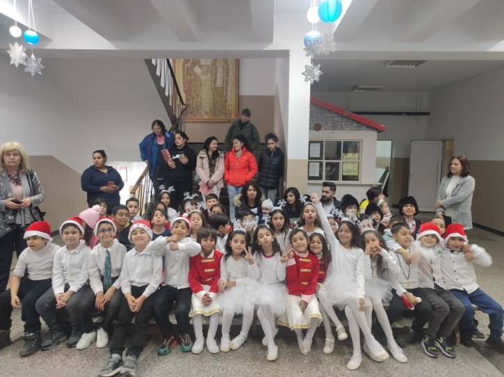 Коледно тържество в начален етап