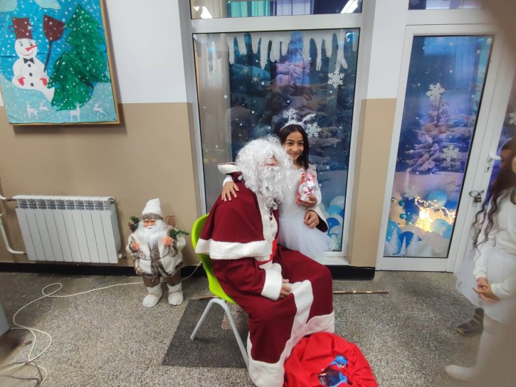 Коледно тържество в начален етап