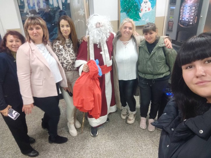 Коледно тържество в начален етап