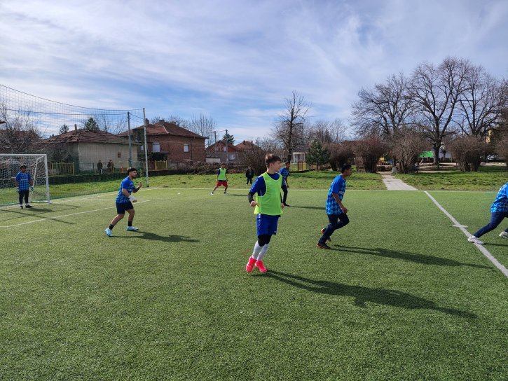 Футболен мач по НП „Заедно в изкуствата и в спорта“ с гости от ФК 