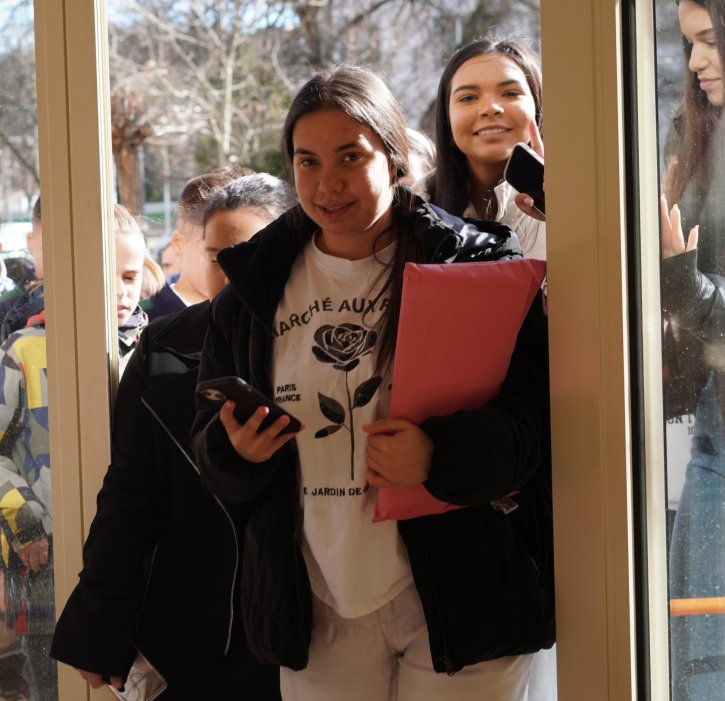 Посещение на седмокласниците в Драматичен театър „Апостол Карамитев