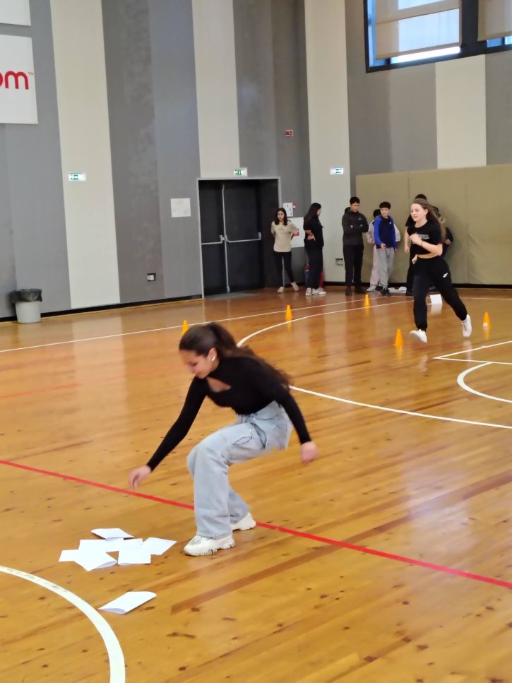 Вдъхновяваща лекция на тема „Здравословно хранене и спорт при младите“.