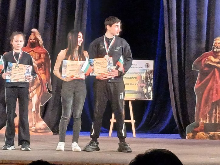 Награждаване на победителите в общинския онлайн рецитаторски конкурс „България – земя на герои“