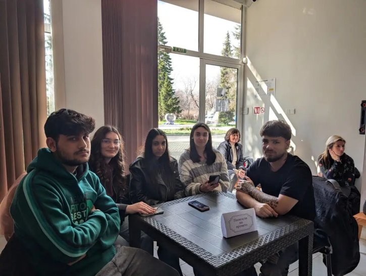 Ученици от 10. клас с престижно второ място в образователен куиз за Битката при Клокотница.