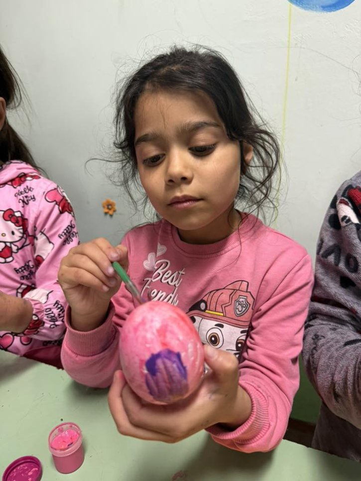 Ученици и родители се включиха в нашата великденска творческа работилничка.