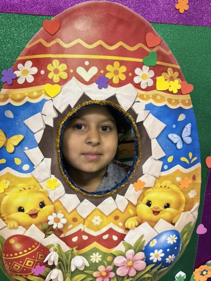 Ученици и родители се включиха в нашата великденска творческа работилничка.