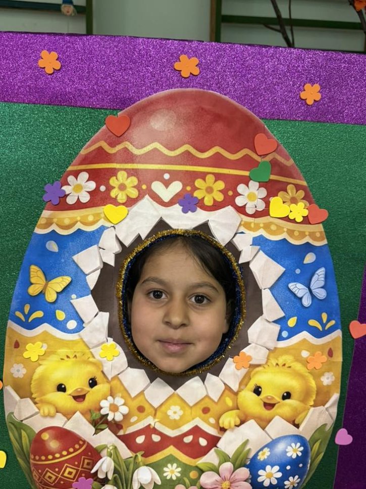 Ученици и родители се включиха в нашата великденска творческа работилничка.