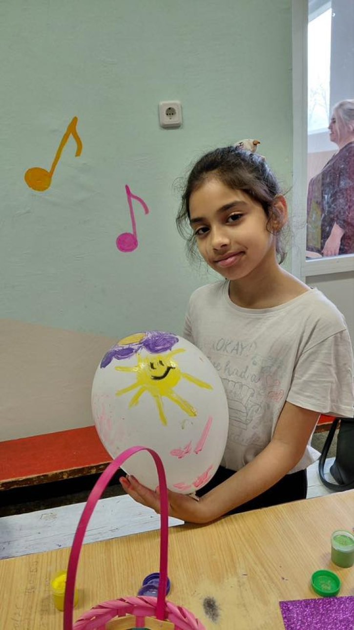 Ученици и родители се включиха в нашата великденска творческа работилничка.