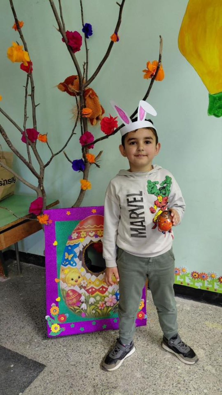 Ученици и родители се включиха в нашата великденска творческа работилничка.