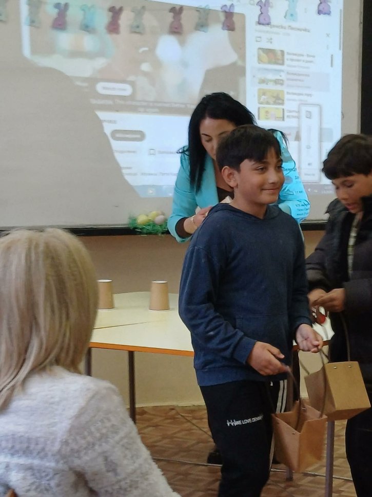 Празнична инициатива с великденски игри, викторина и кулинарно състезание.