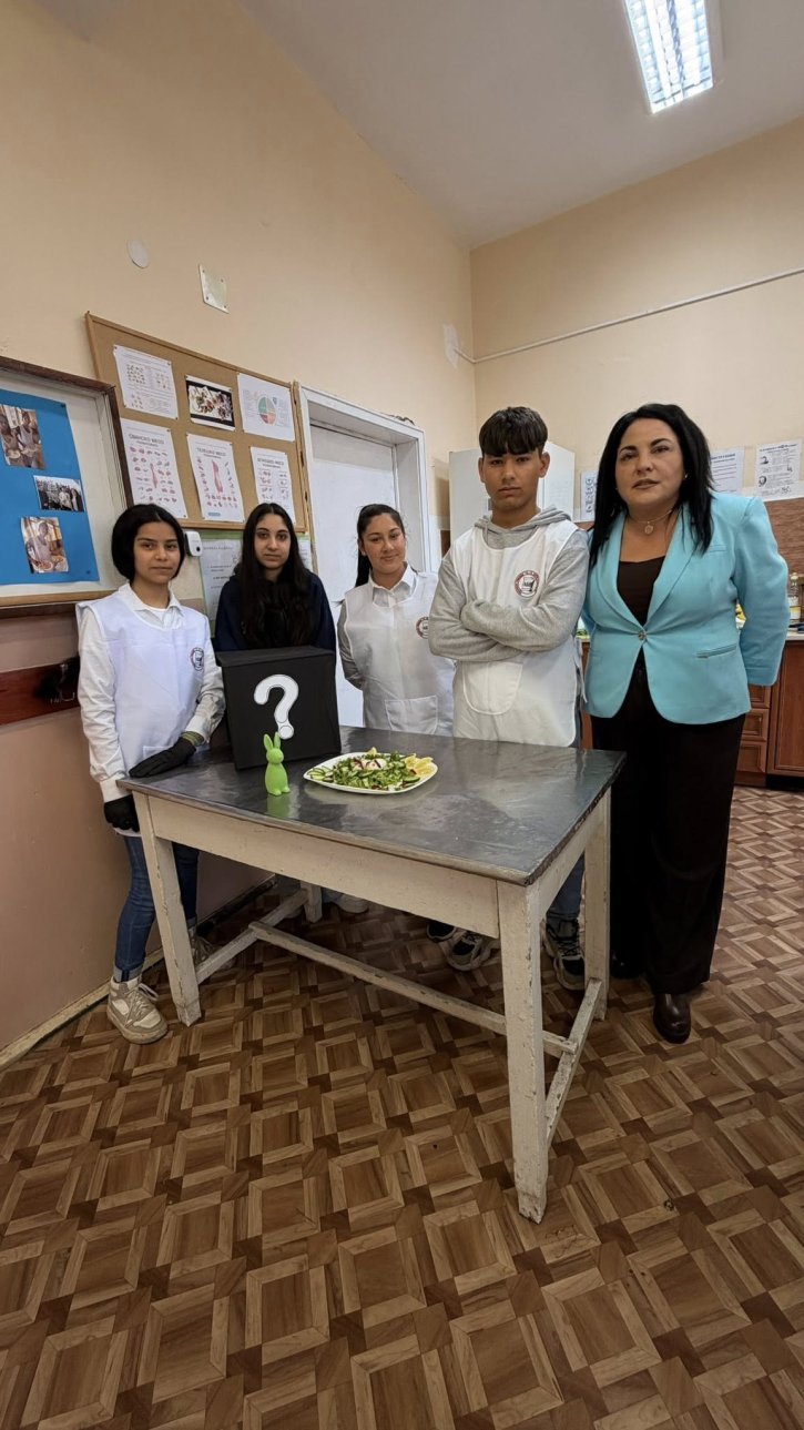 Празнична инициатива с великденски игри, викторина и кулинарно състезание.