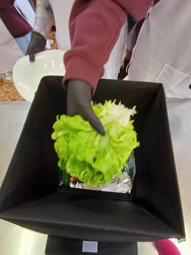 Празнична инициатива с великденски игри, викторина и кулинарно състезание.