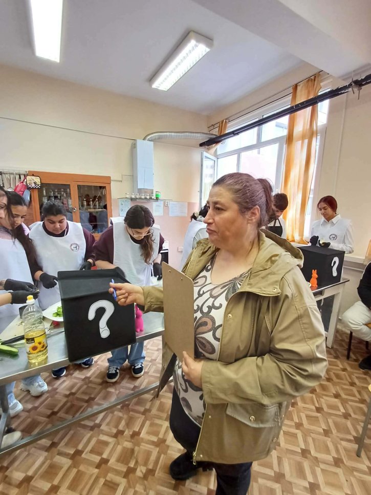 Празнична инициатива с великденски игри, викторина и кулинарно състезание.