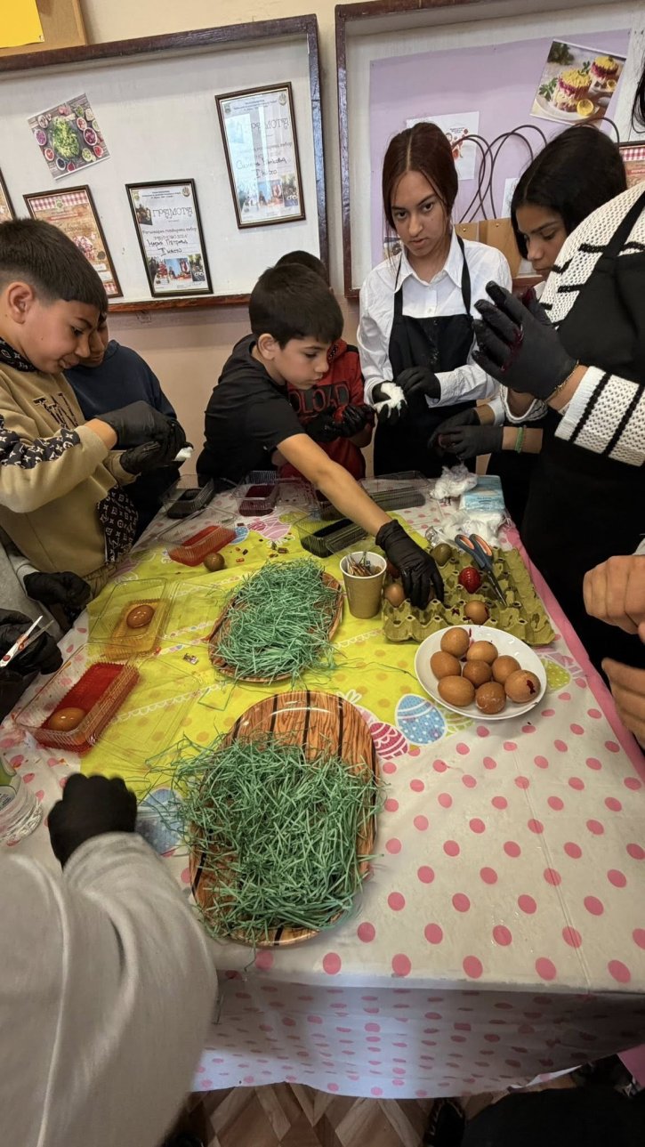 Празнична инициатива с великденски игри, викторина и кулинарно състезание.
