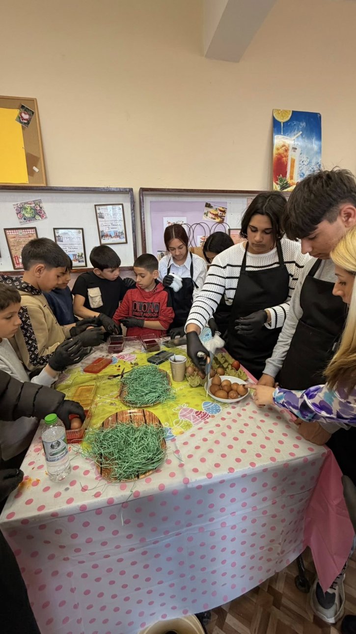 Празнична инициатива с великденски игри, викторина и кулинарно състезание.