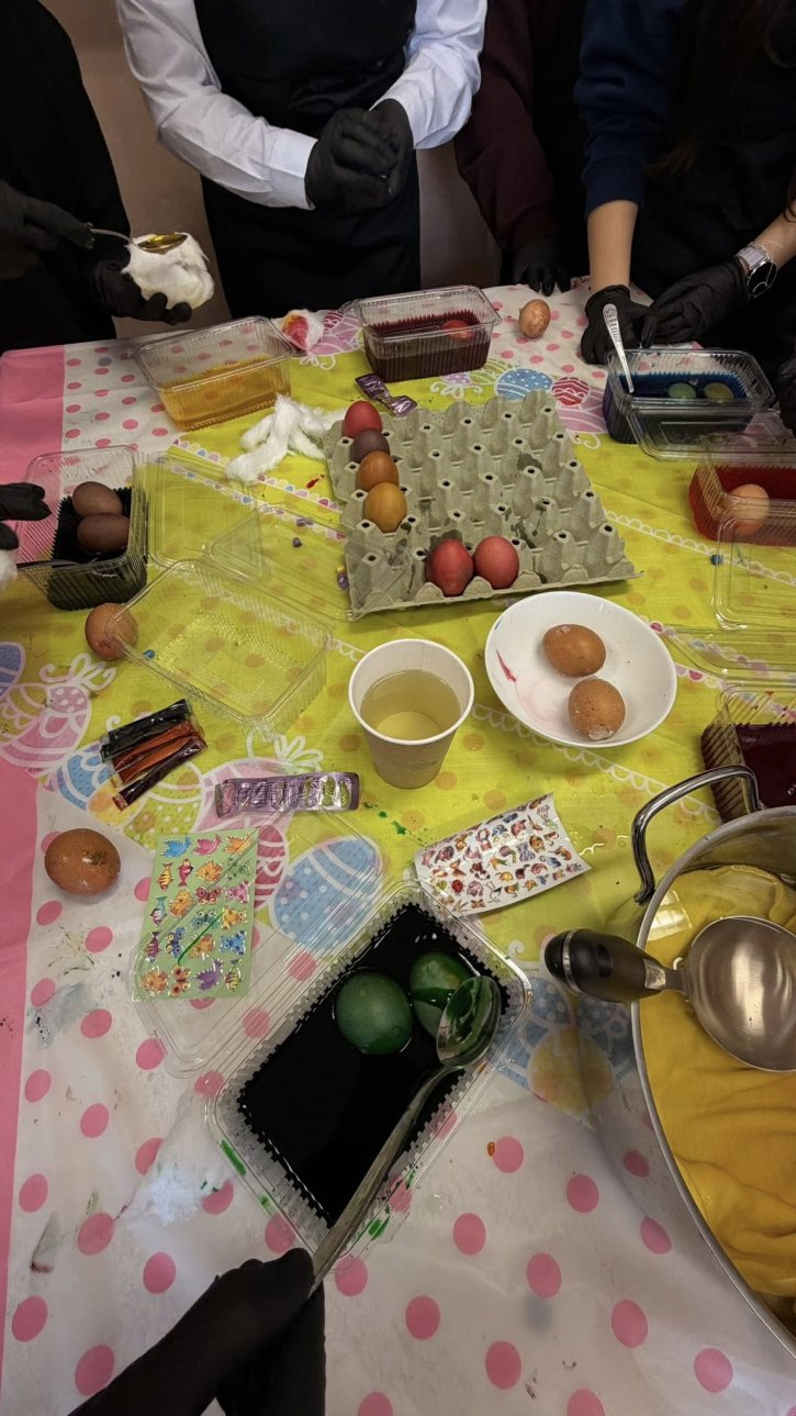 Празнична инициатива с великденски игри, викторина и кулинарно състезание.