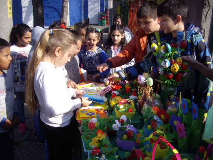 Благотворителен Великденски базар
