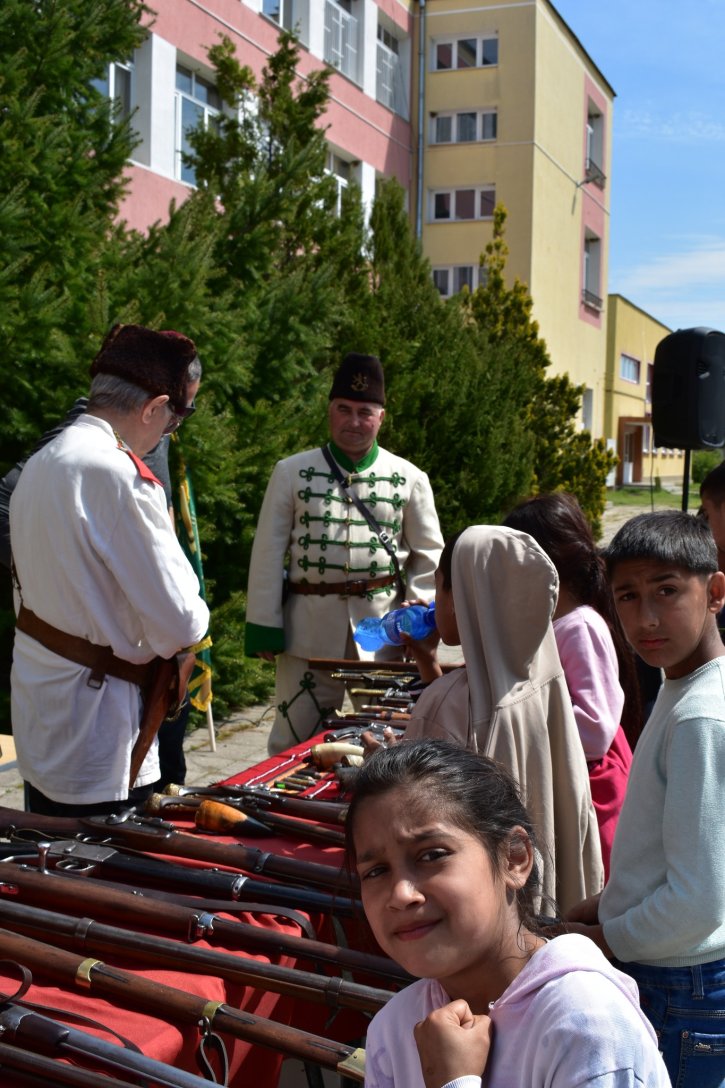 Тържество по повод 150 години от Априлското въстание с участието на НД „Традиция“