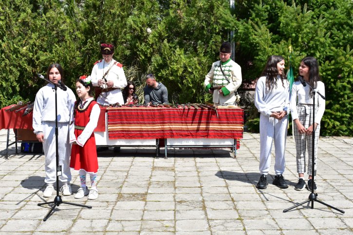 Тържество по повод 150 години от Априлското въстание с участието на НД „Традиция“