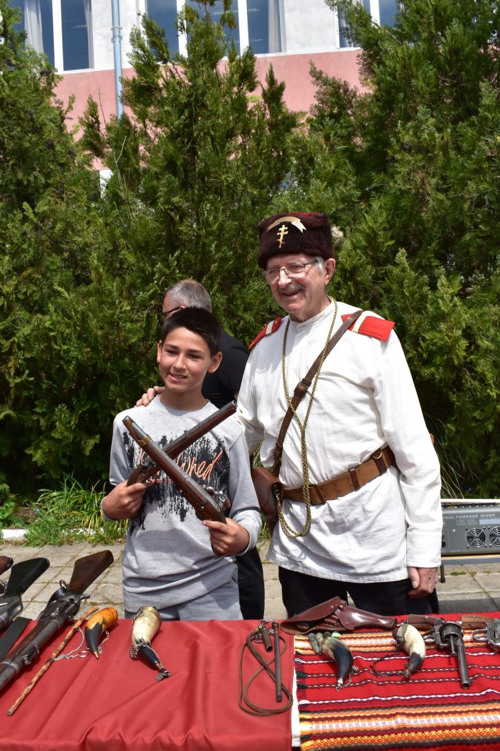 Тържество по повод 150 години от Априлското въстание с участието на НД „Традиция“