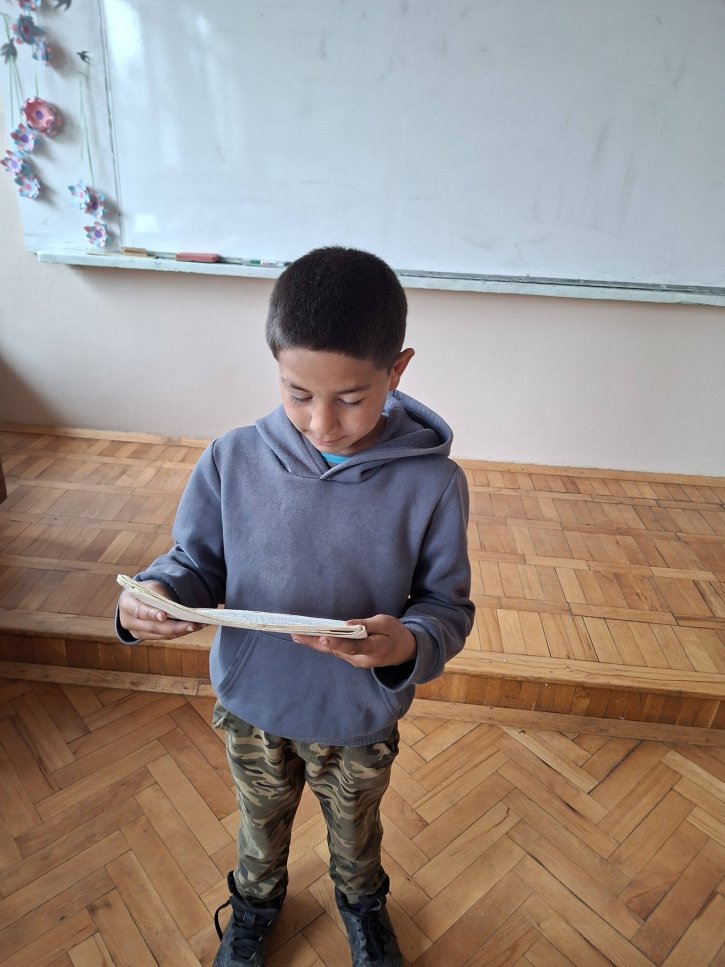 Пътешествие в света на приказките във втори клас.