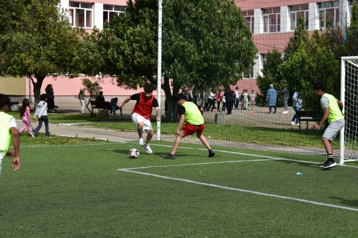 Спортният дух обедини учениците на ОбУ „Св. св. Кирил и Методий“.