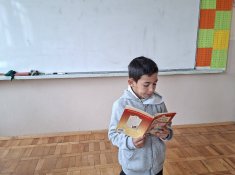 Пътешествие в света на приказките във втори клас.