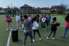 Музикално междучасие с танци и пролетно настроение в училищния двор.