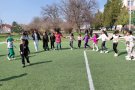 Музикално междучасие с танци и пролетно настроение в училищния двор.