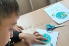 Първокласници отбелязаха Деня на Земята с творчество и грижа за природата.