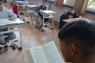 Походът на книгите събра първокласници и десетокласници.
