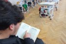 Походът на книгите събра първокласници и десетокласници.