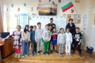 Походът на книгите събра първокласници и десетокласници.