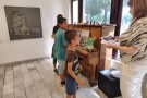 Ученици от НП „Заедно в изкуствата и в спорта“ посетиха художествена галерия