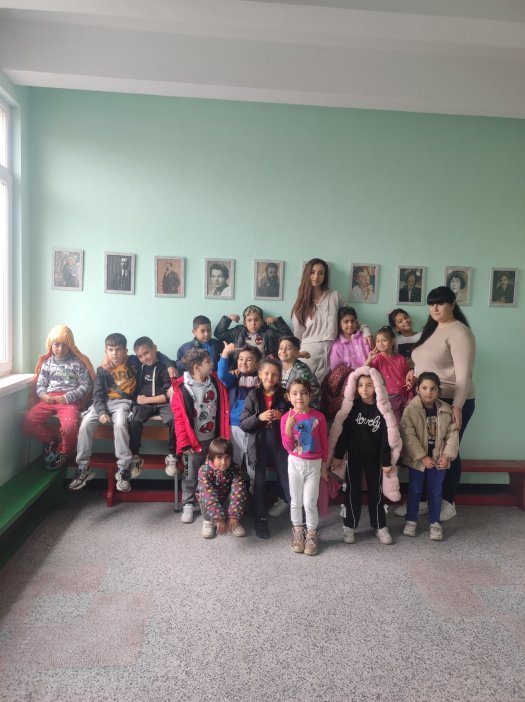 Първокласниците в света на книгите