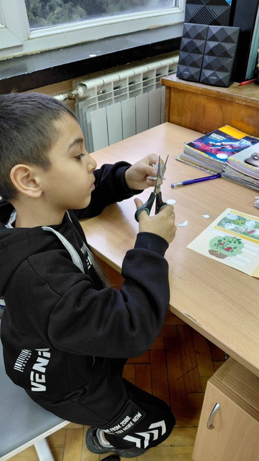 Урок по родинознание на тема: Растенията и животните около нас.