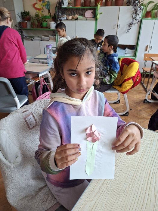 Апликации с цъфнали зюмбюли.