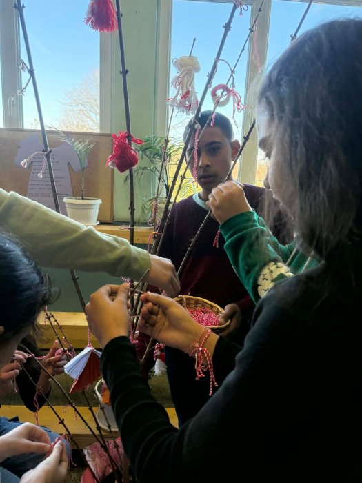 Ученическият съвет донесе пролетно настроение по случай Баба Марта