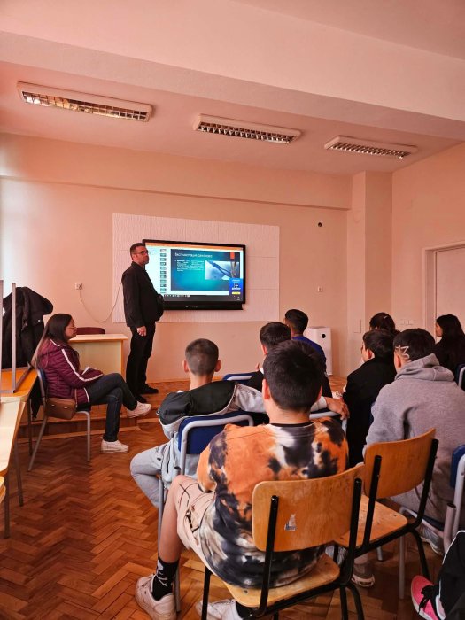 Информационна среща с инспектор от Детска педагогическа стая по тема „Трафик на хора“.